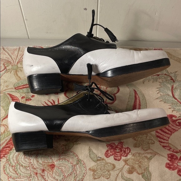 Yves Saint Laurent Two-Tone Lace-Up Oxford Suede Lace Up Flats Vintage - Picture 10 of 14